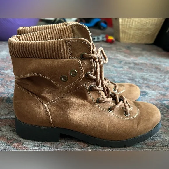 St. John's Bay Brown Lace-Up Boots for Women- size 8.5 - Picture 5 of 13
